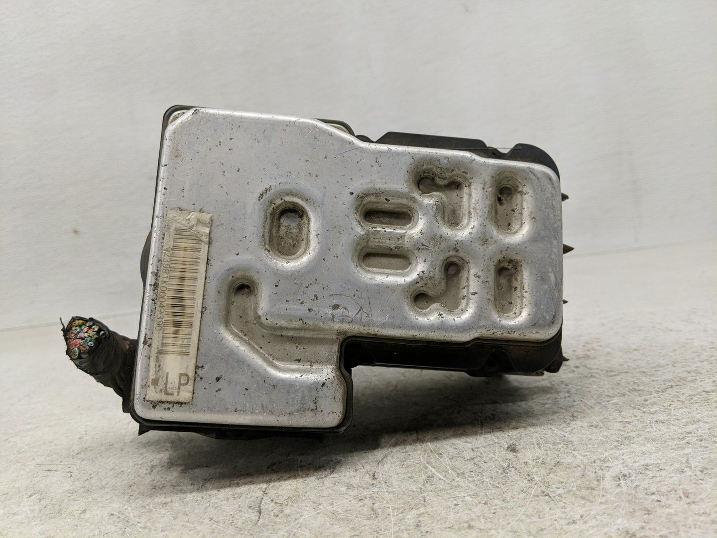2004-2006 Chevrolet Suburban 1500 ABS Pump Control Module Replacement P/N:13642512M Fits Fits 2004 2005 2006 OEM Used Auto P