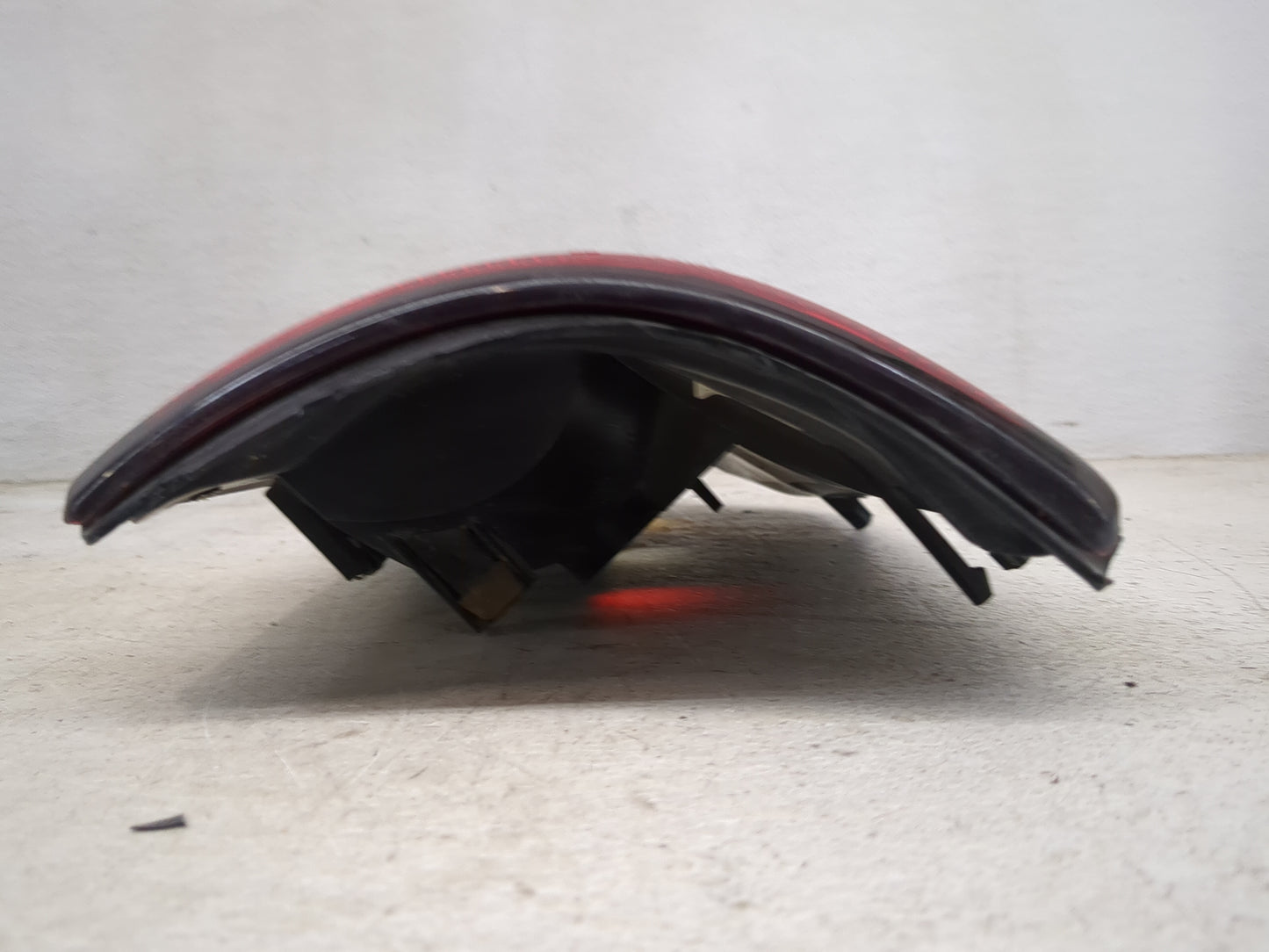 2004-2006 Chevrolet Suburban 1500 Tail Light Assembly Passenger Right OEM P/N:16525376 3 15224182 Fits Fits 2004 2005 2006 O