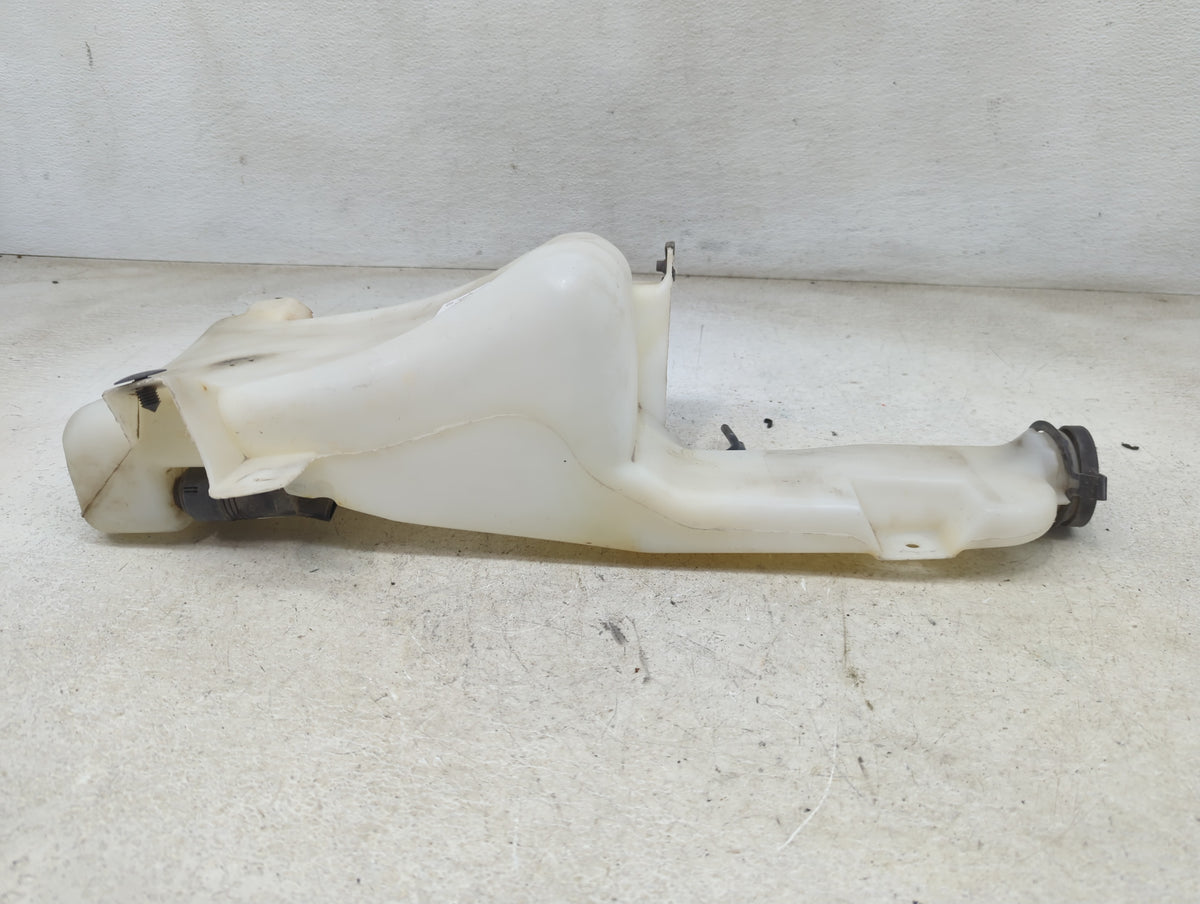 2000 Suburban 1500 Windshield Washer Fluid Reservoir Bottle Oem - Oemusedautoparts1.com