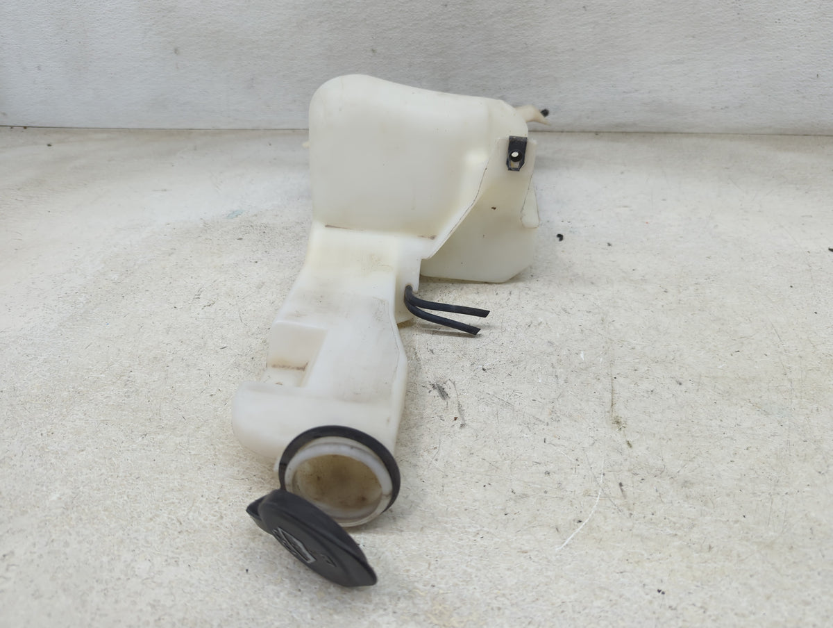 2000 Suburban 1500 Windshield Washer Fluid Reservoir Bottle Oem - Oemusedautoparts1.com