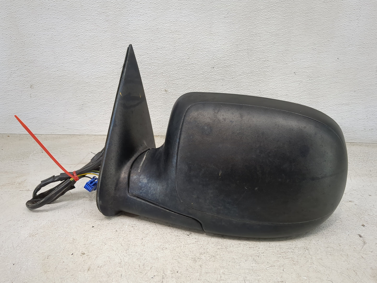 2003-2006 Chevrolet Suburban 1500 Driver Side View Mirror - Left Door Mirror OEM Used - Oemusedautoparts1.com