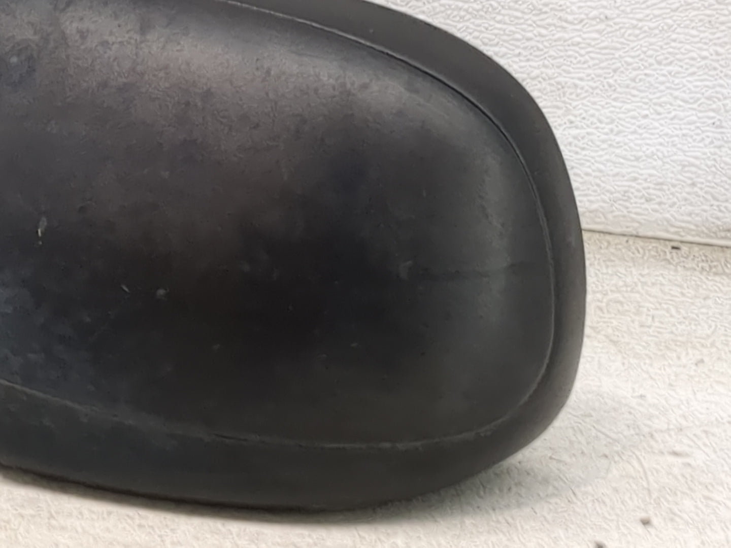 2003-2006 Chevrolet Suburban 1500 Driver Side View Mirror - Left Door Mirror OEM Used - Oemusedautoparts1.com