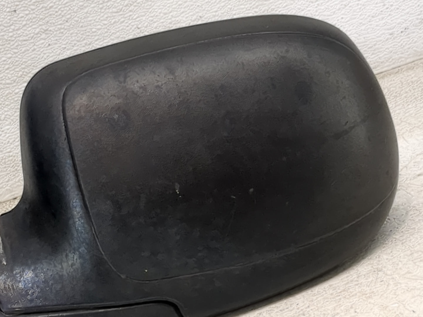 2003-2006 Chevrolet Suburban 1500 Driver Side View Mirror - Left Door Mirror OEM Used - Oemusedautoparts1.com