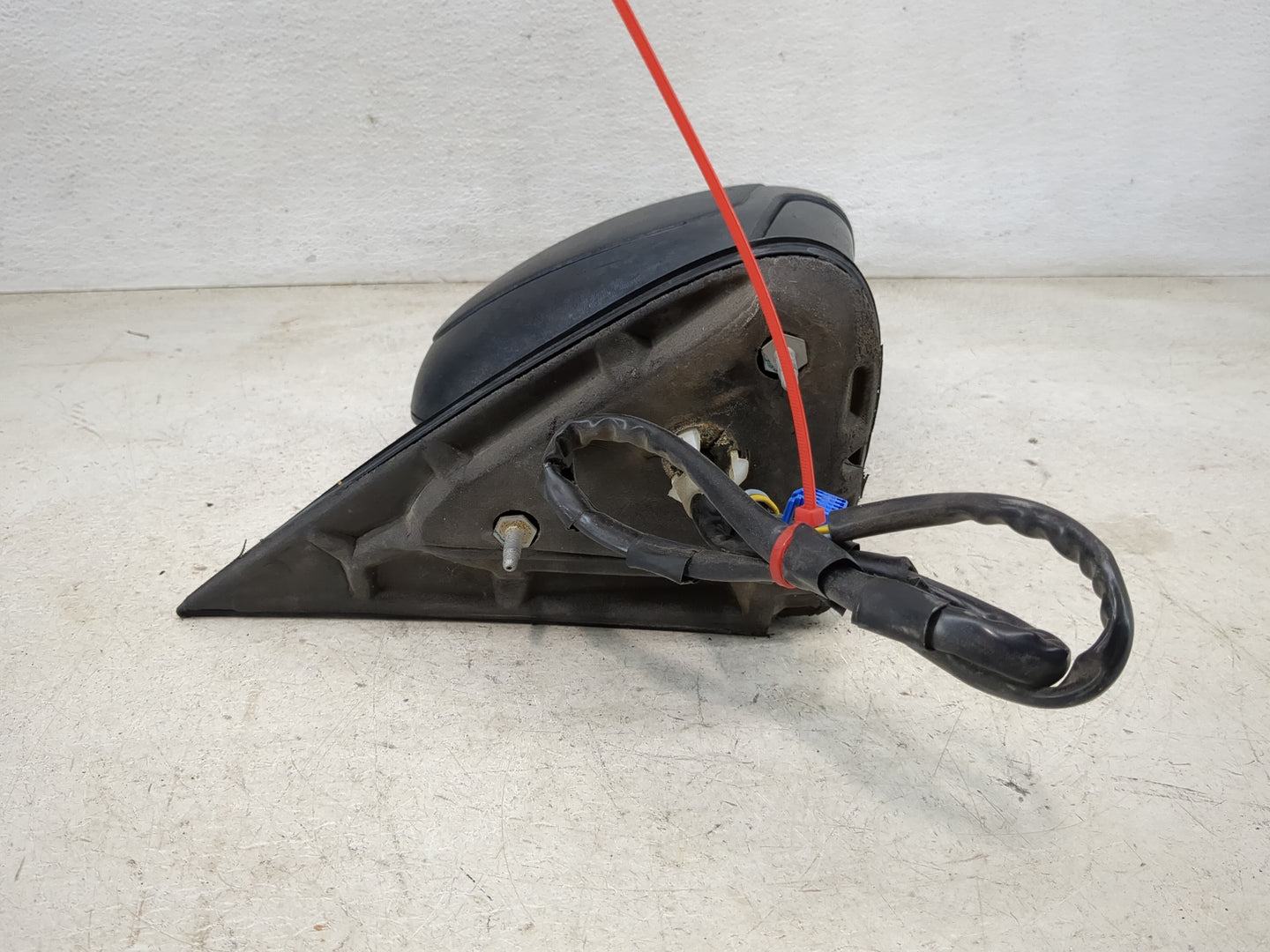 2003-2006 Chevrolet Suburban 1500 Driver Side View Mirror - Left Door Mirror OEM Used - Oemusedautoparts1.com