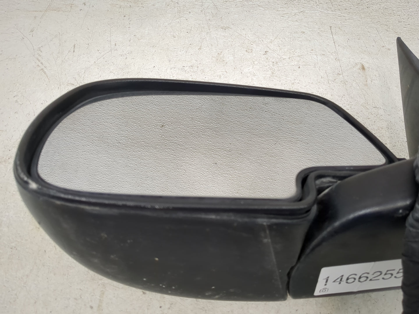2003-2006 Chevrolet Suburban 1500 Driver Side View Mirror - Left Door Mirror OEM Used - Oemusedautoparts1.com
