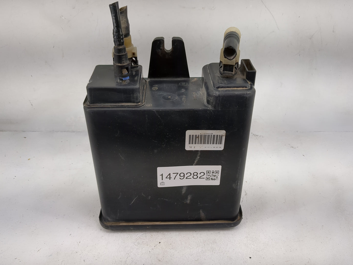 2005 Chevrolet Suburban 1500 Fuel Vapor Charcoal Canister - Oemusedautoparts1.com