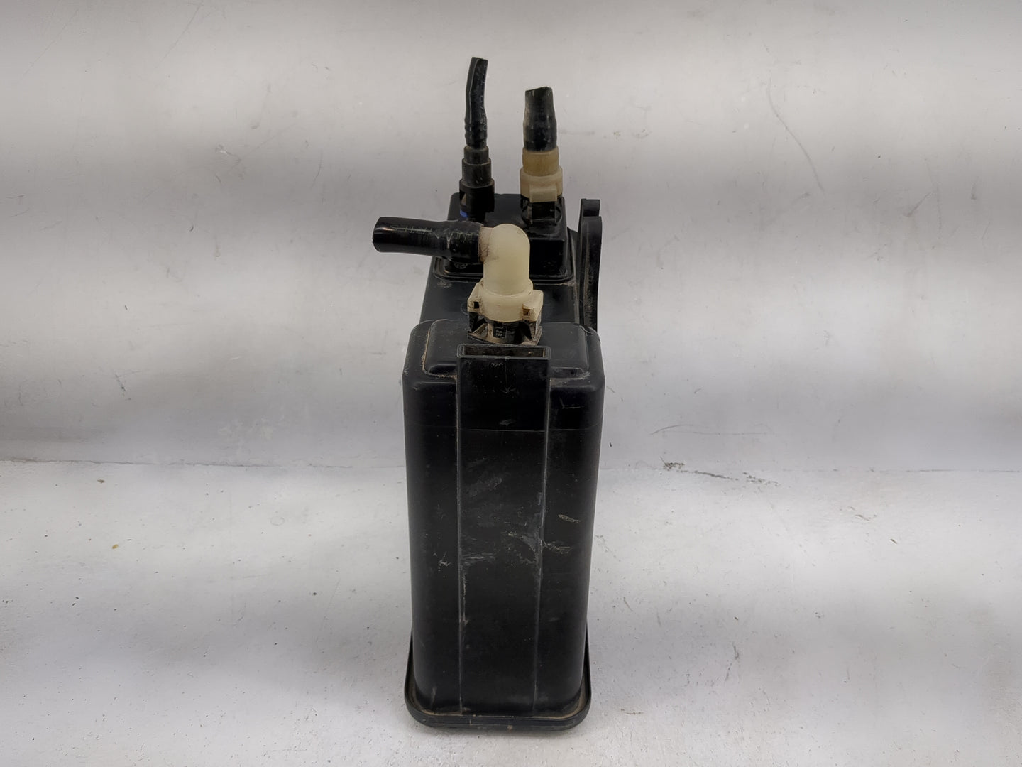 2005 Chevrolet Suburban 1500 Fuel Vapor Charcoal Canister - Oemusedautoparts1.com