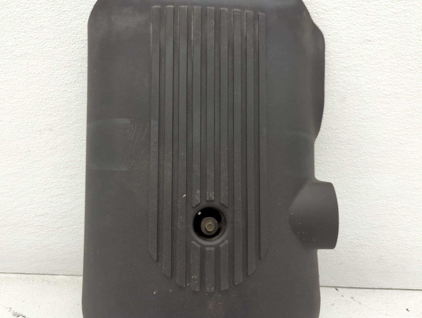 2005 Chevrolet Suburban 1500 Engine Cover - Oemusedautoparts1.com