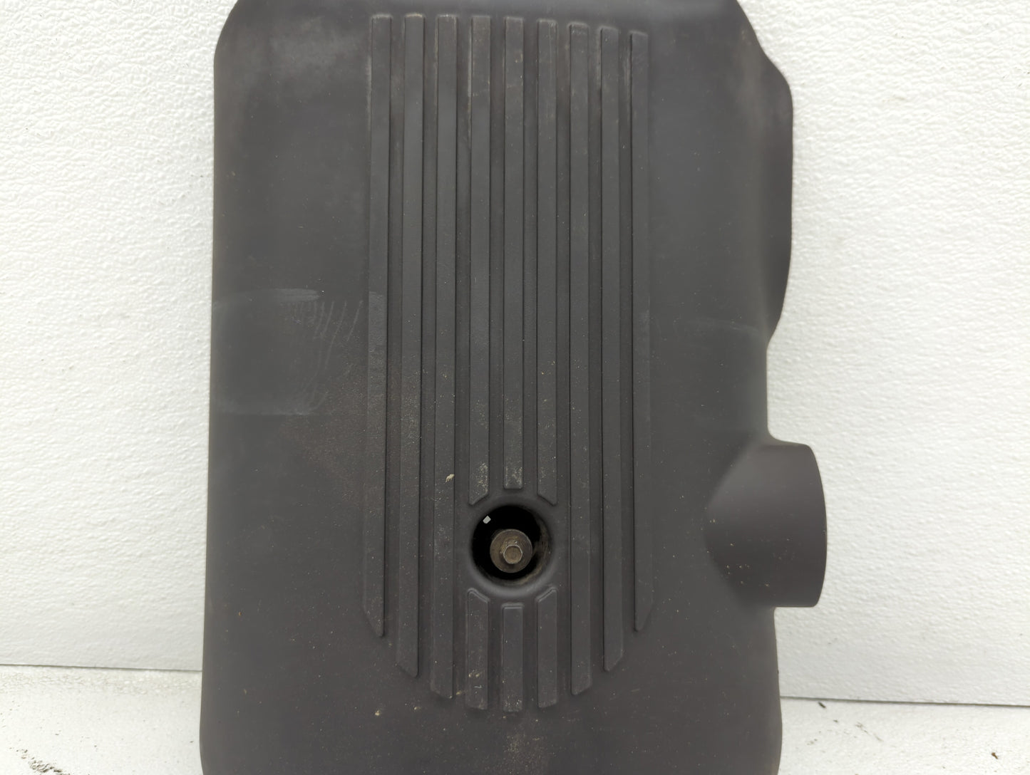 2005 Chevrolet Suburban 1500 Engine Cover - Oemusedautoparts1.com