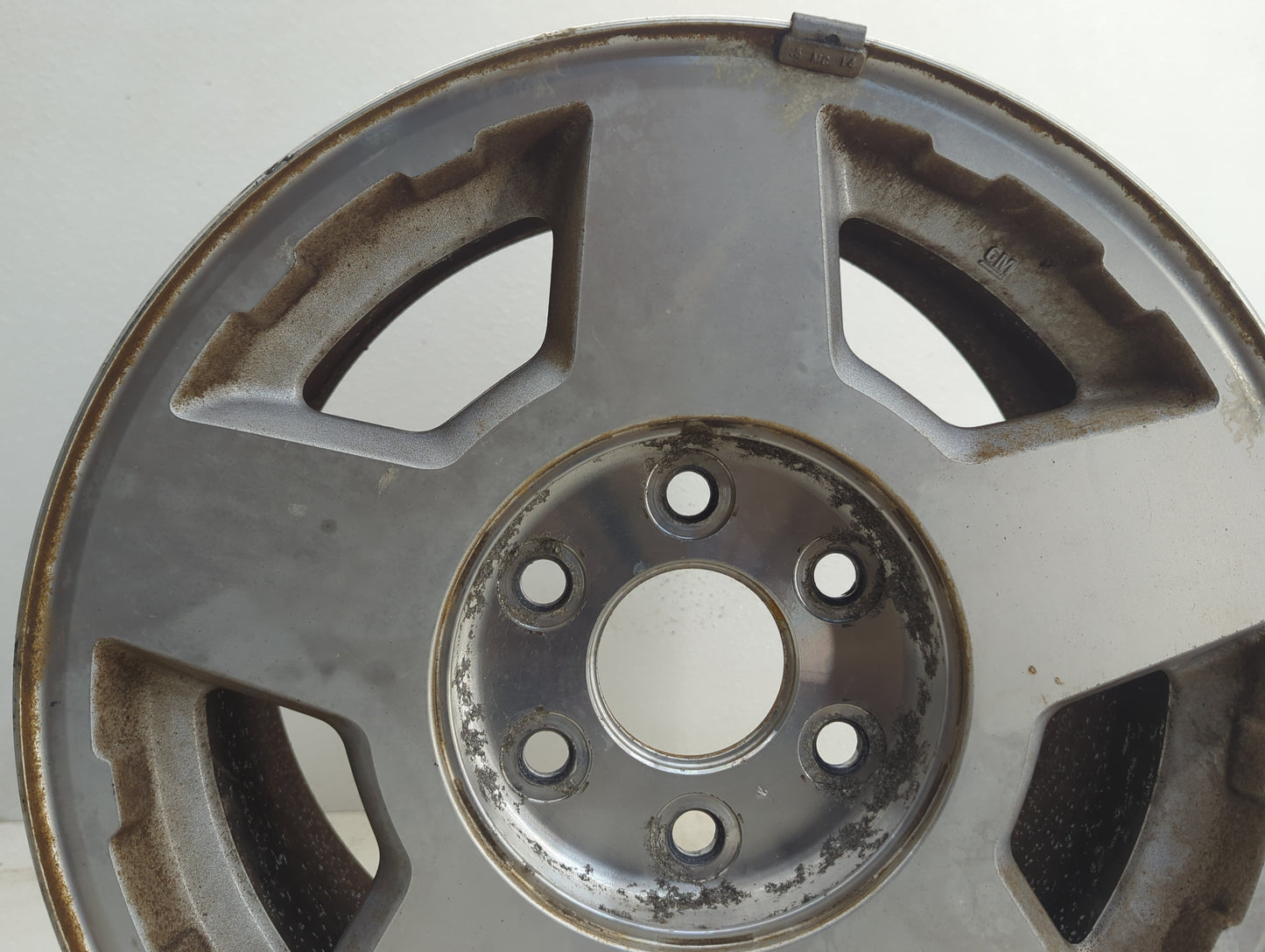 2004-2006 Chevrolet Tahoe Oem Wheel Rim 1066726 - Oemusedautoparts1.com