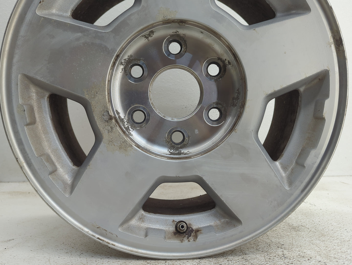 2004-2006 Chevrolet Tahoe Oem Wheel Rim - Oemusedautoparts1.com