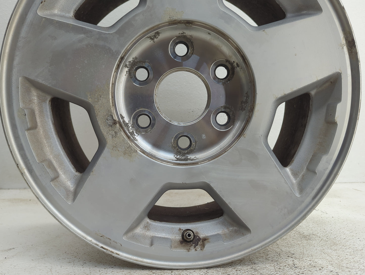 2004-2006 Chevrolet Tahoe Oem Wheel Rim - Oemusedautoparts1.com