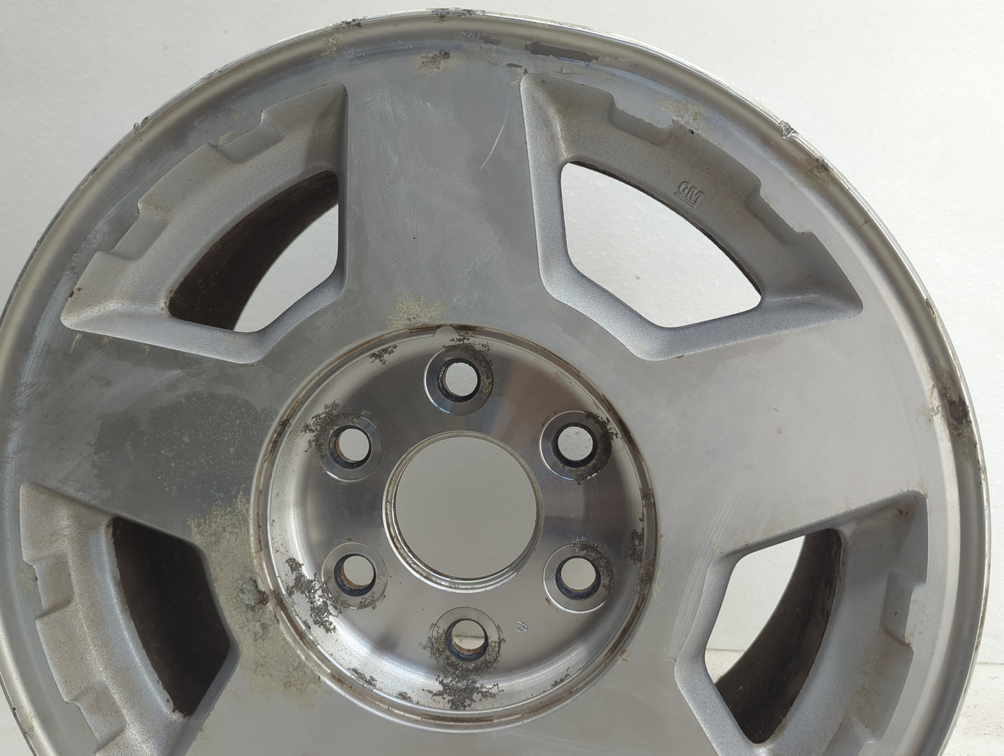 2004-2006 Chevrolet Tahoe Oem Wheel Rim - Oemusedautoparts1.com
