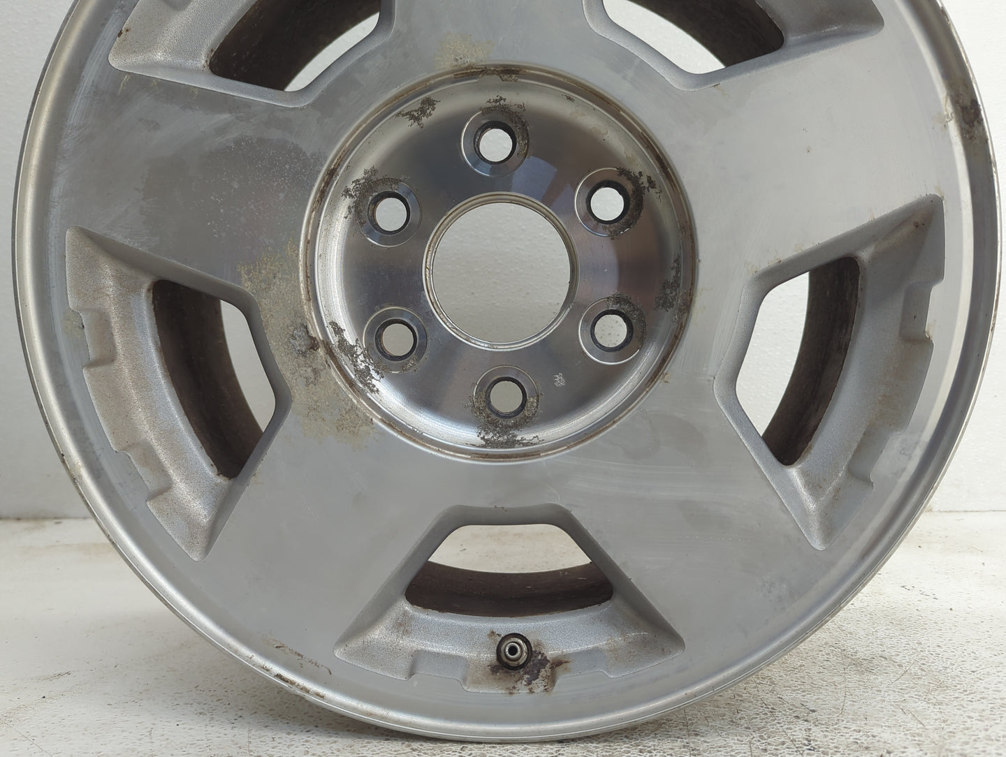 2004-2006 Chevrolet Tahoe Oem Wheel Rim - Oemusedautoparts1.com