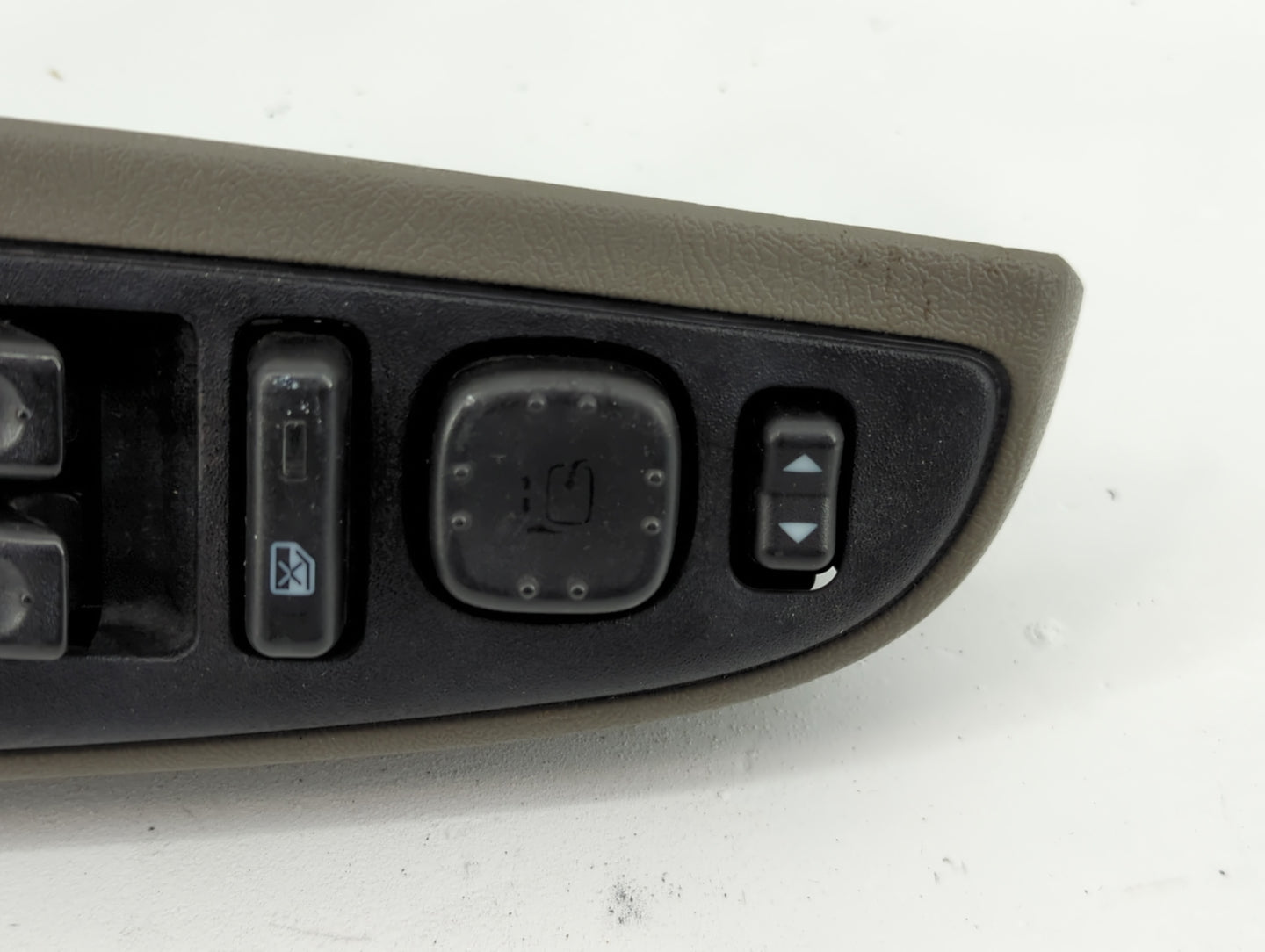 2003-2006 Chevrolet Tahoe Master Power Window Switch Replacement Driver Side Left Fits Fits 2003 2004 2005 2006 OEM Used Aut