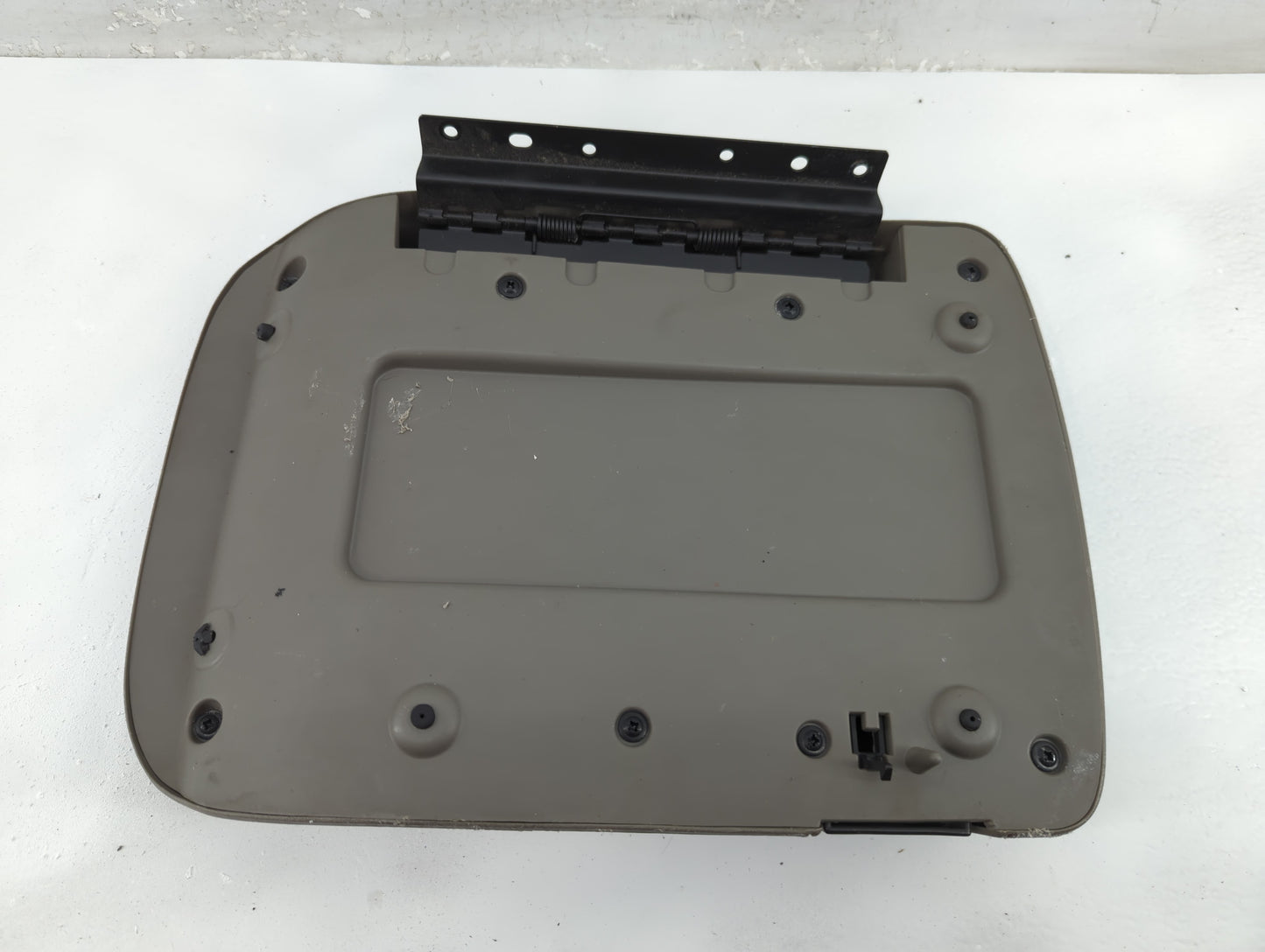 2003-2006 Chevrolet Tahoe Center Console Armrest Cover Lid Fits Fits 2003 2004 2005 2006 OEM Used Auto Parts - Oemusedautopa