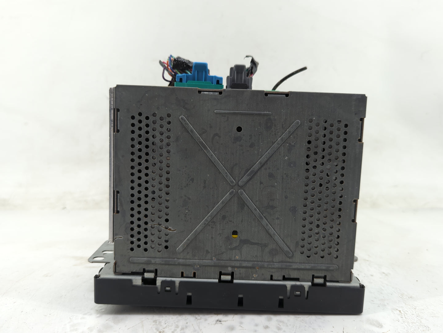 2003-2006 Chevrolet Tahoe Radio AM FM Cd Player Receiver Replacement P/N:10377287 Fits Fits 2003 2004 2005 2006 2007 OEM Use