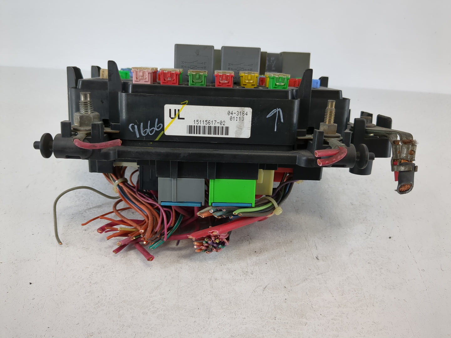 2003-2006 Chevrolet Tahoe Fusebox Fuse Box Panel Relay Module P/N:15115617 Fits Fits 2003 2004 2005 2006 OEM Used Auto Parts