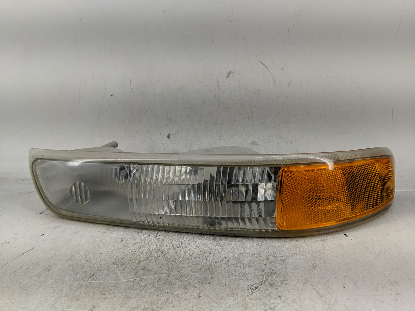 2000-2006 Chevrolet Tahoe Passenger Right Oem Front Light Lamp - Oemusedautoparts1.com