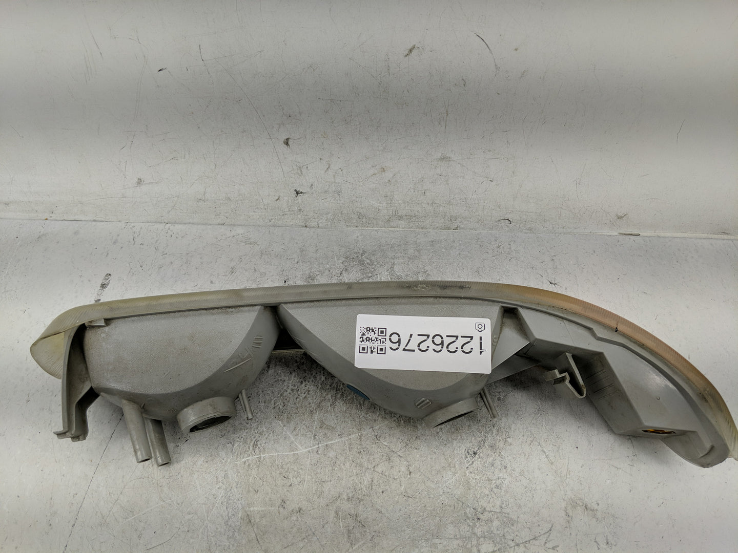 2000-2006 Chevrolet Tahoe Passenger Right Oem Front Light Lamp - Oemusedautoparts1.com