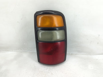 2004-2006 Chevrolet Tahoe Tail Light Assembly Passenger Right OEM P/N:16525376 B Fits Fits 2004 2005 2006 OEM Used Auto Part