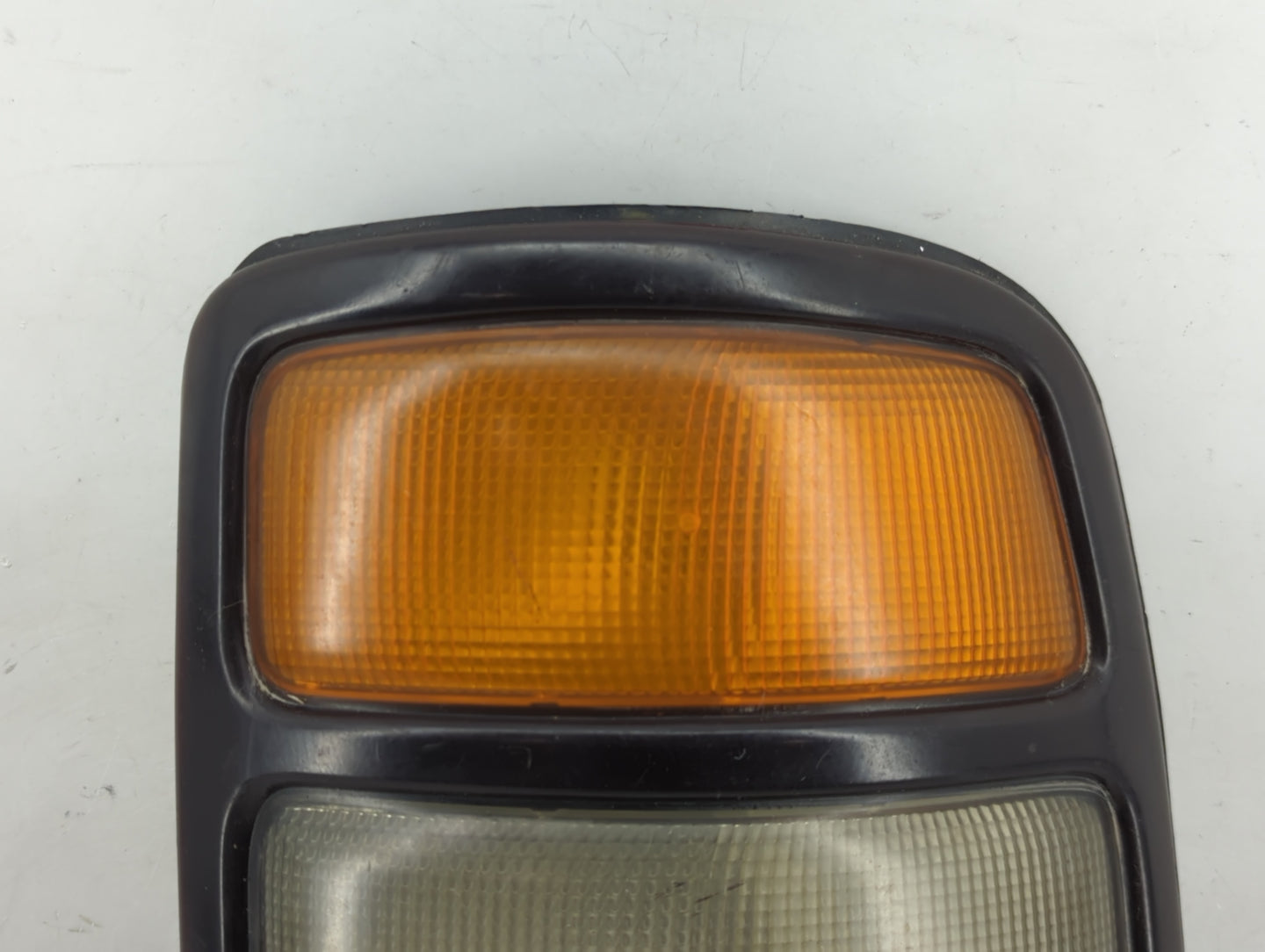 2004-2006 Chevrolet Tahoe Tail Light Assembly Passenger Right OEM P/N:16525376 B Fits Fits 2004 2005 2006 OEM Used Auto Part