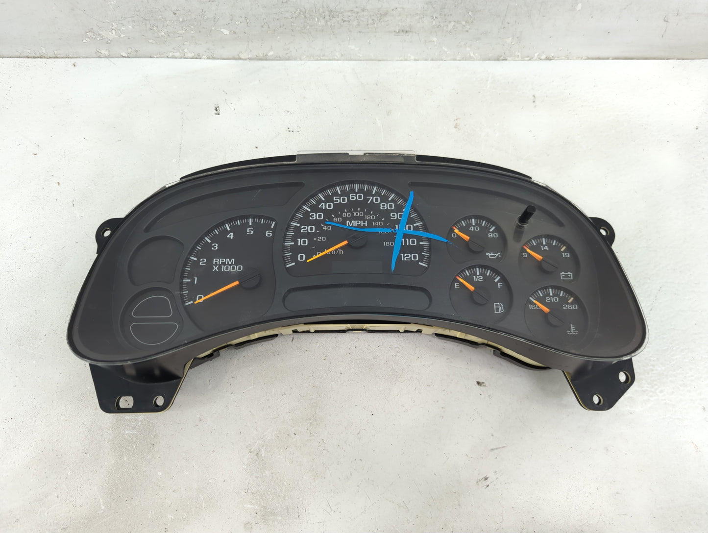 2005 Chevrolet Tahoe Instrument Cluster Speedometer Gauges P/N:15224141 Fits OEM Used Auto Parts - Oemusedautoparts1.com