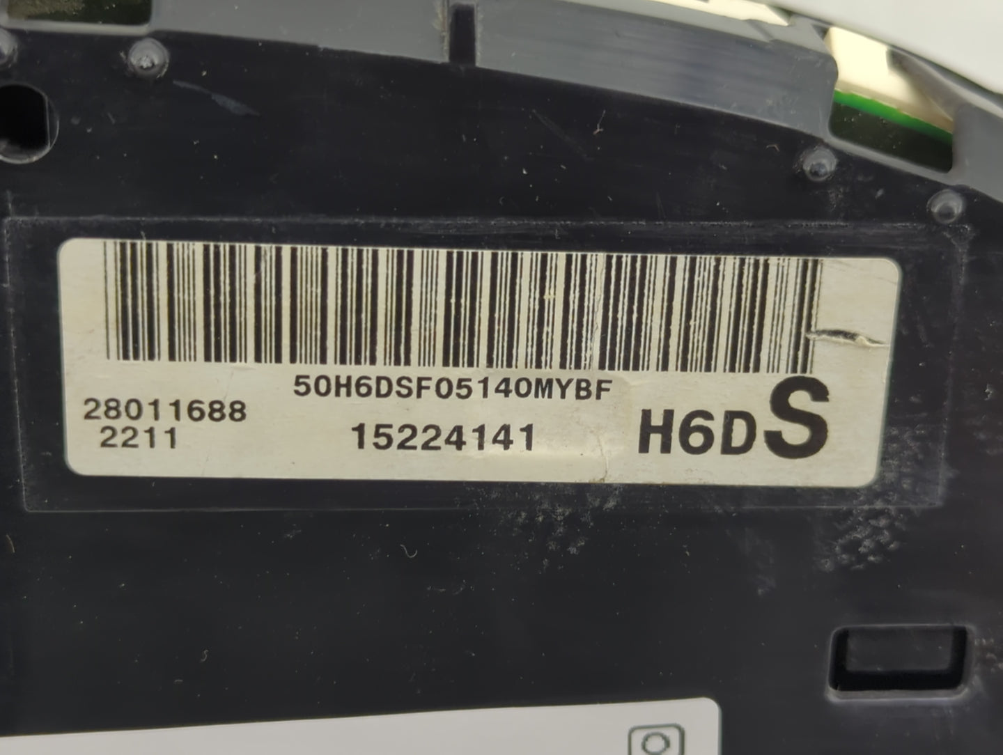 2005 Chevrolet Tahoe Instrument Cluster Speedometer Gauges P/N:15224141 Fits OEM Used Auto Parts - Oemusedautoparts1.com