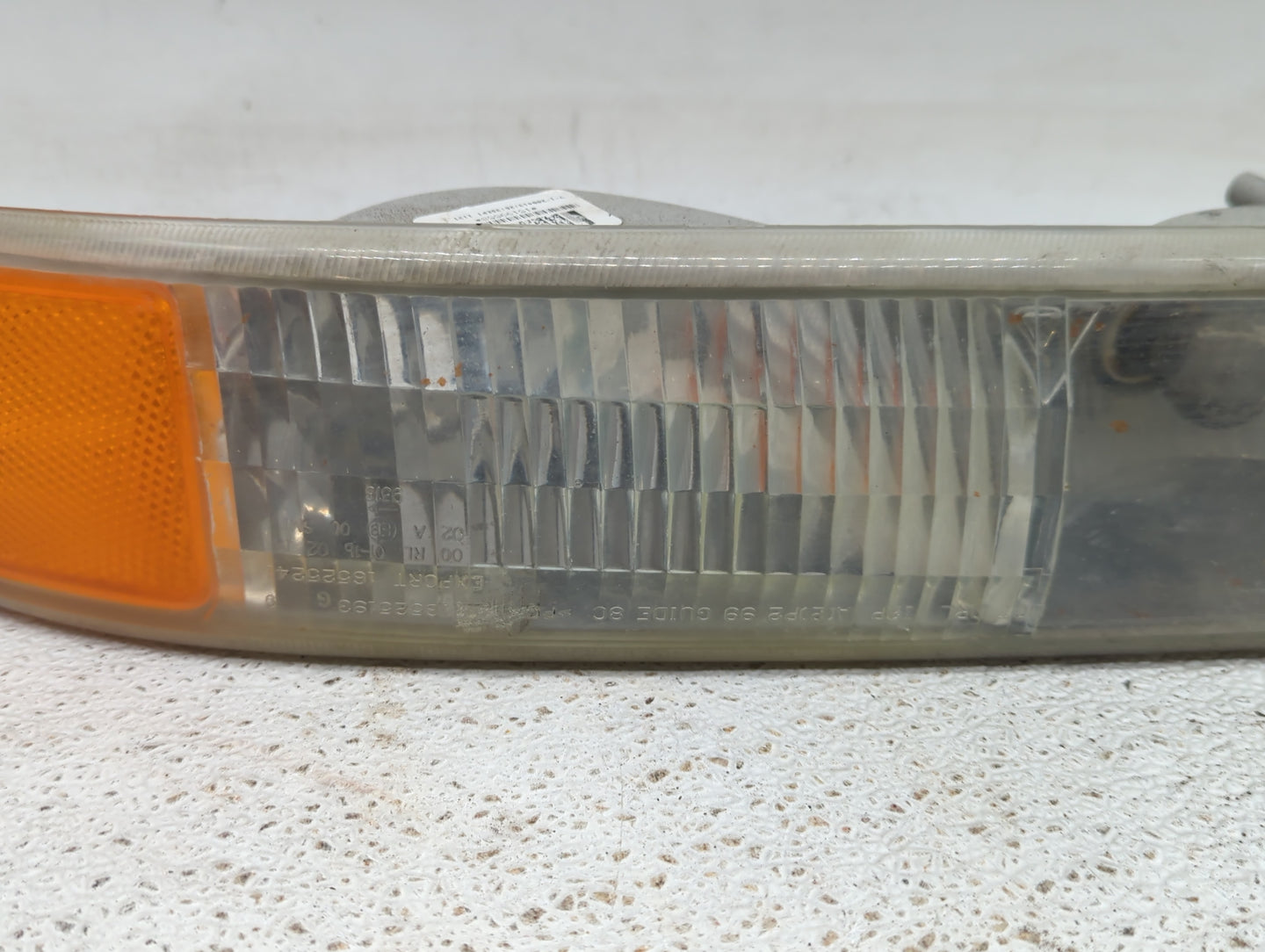 2000-2006 Chevrolet Tahoe Passenger Right Oem Front Light Lamp - Oemusedautoparts1.com