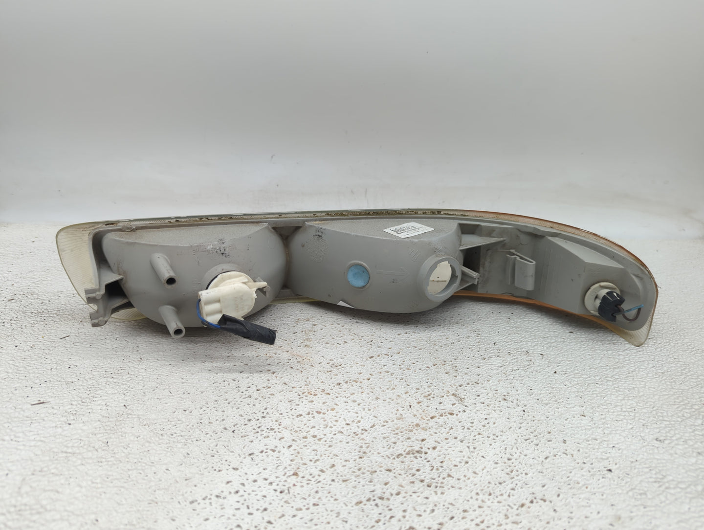 2000-2006 Chevrolet Tahoe Passenger Right Oem Front Light Lamp - Oemusedautoparts1.com