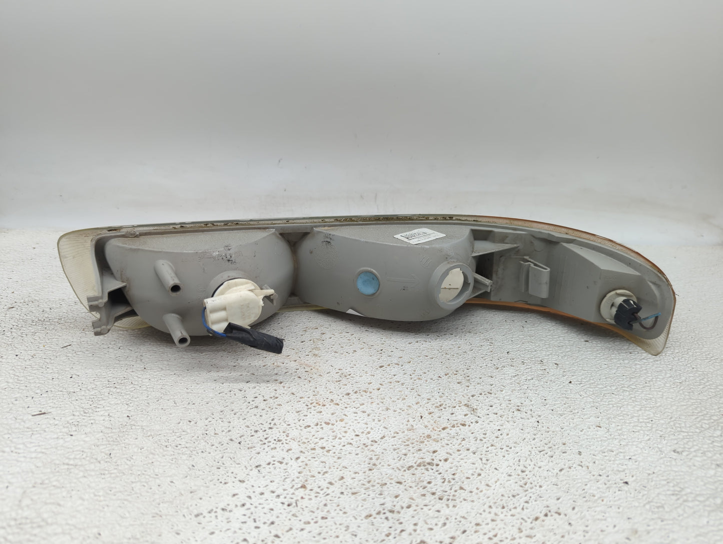 2000-2006 Chevrolet Tahoe Passenger Right Oem Front Light Lamp - Oemusedautoparts1.com
