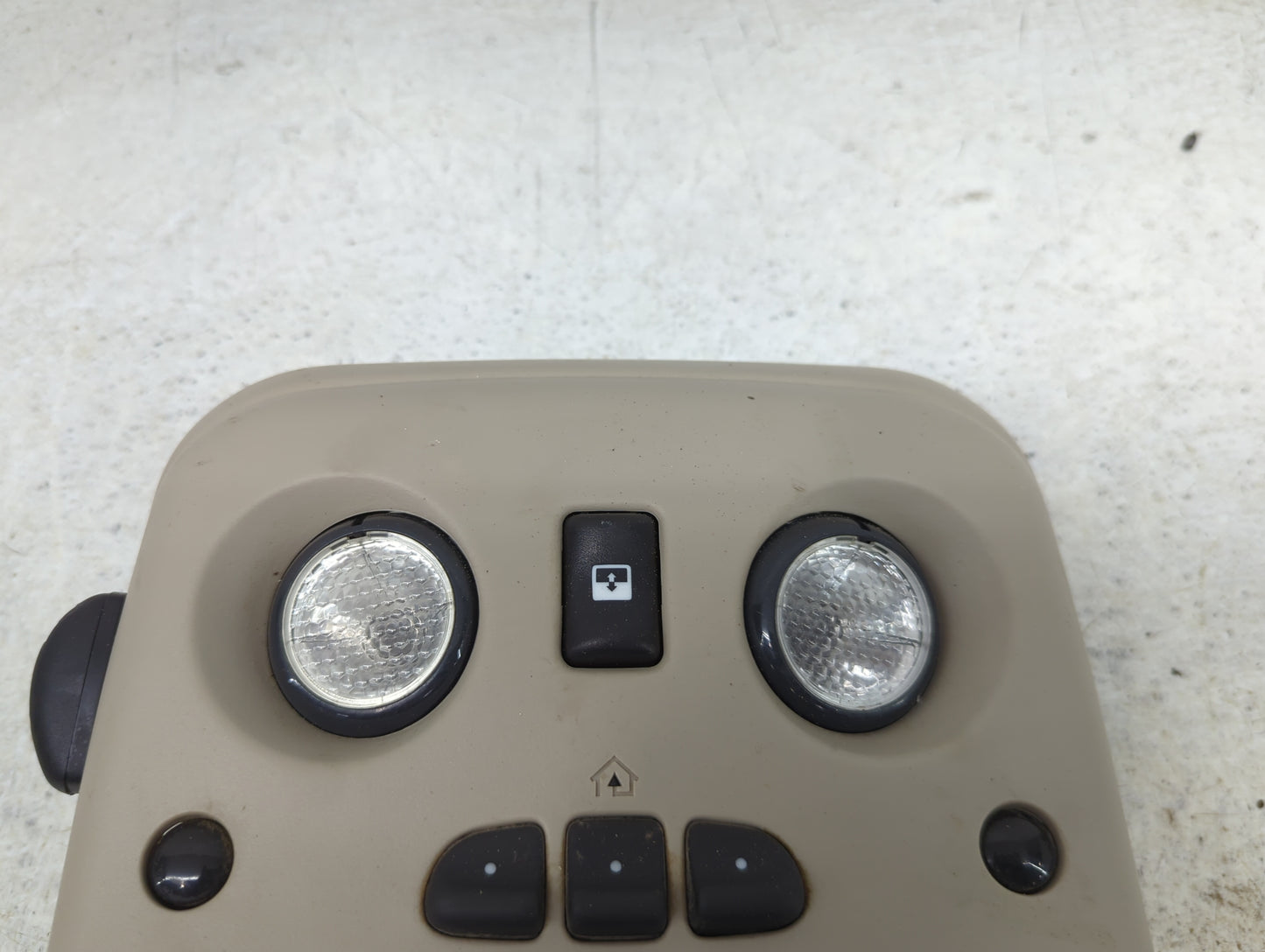 2005 Chevrolet Tahoe Overhead Roof Console - Oemusedautoparts1.com