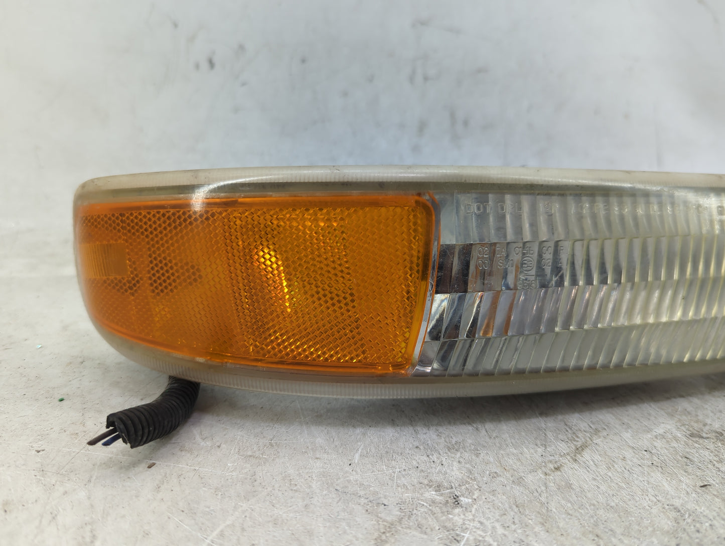 2002-2006 Chevrolet Tahoe Driver Left Oem Fog Light Lamp - Oemusedautoparts1.com