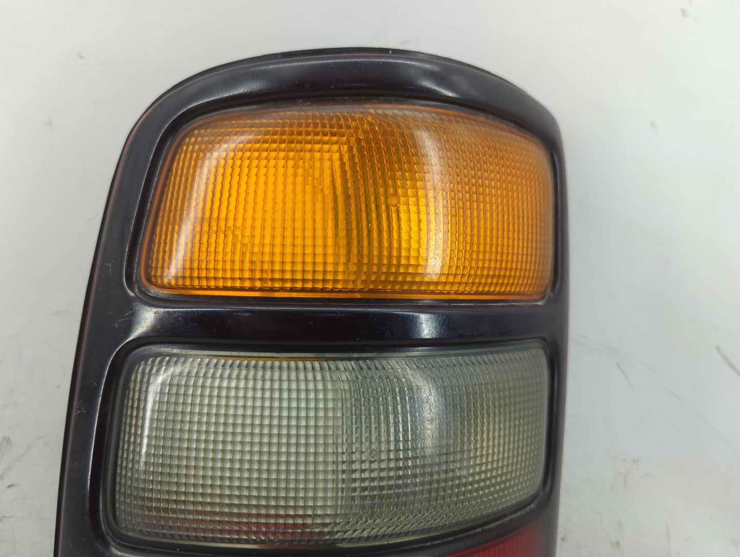2004-2006 Chevrolet Tahoe Tail Light Assembly Passenger Right OEM P/N:15224181 Fits Fits 2004 2005 2006 OEM Used Auto Parts 