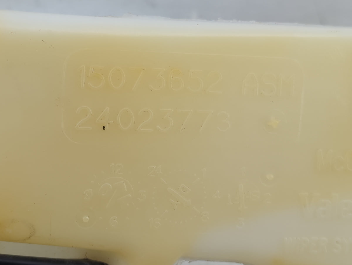 2000-2005 Chevrolet Tahoe Windshield Washer Fluid Reservoir Bottle Oem - Oemusedautoparts1.com