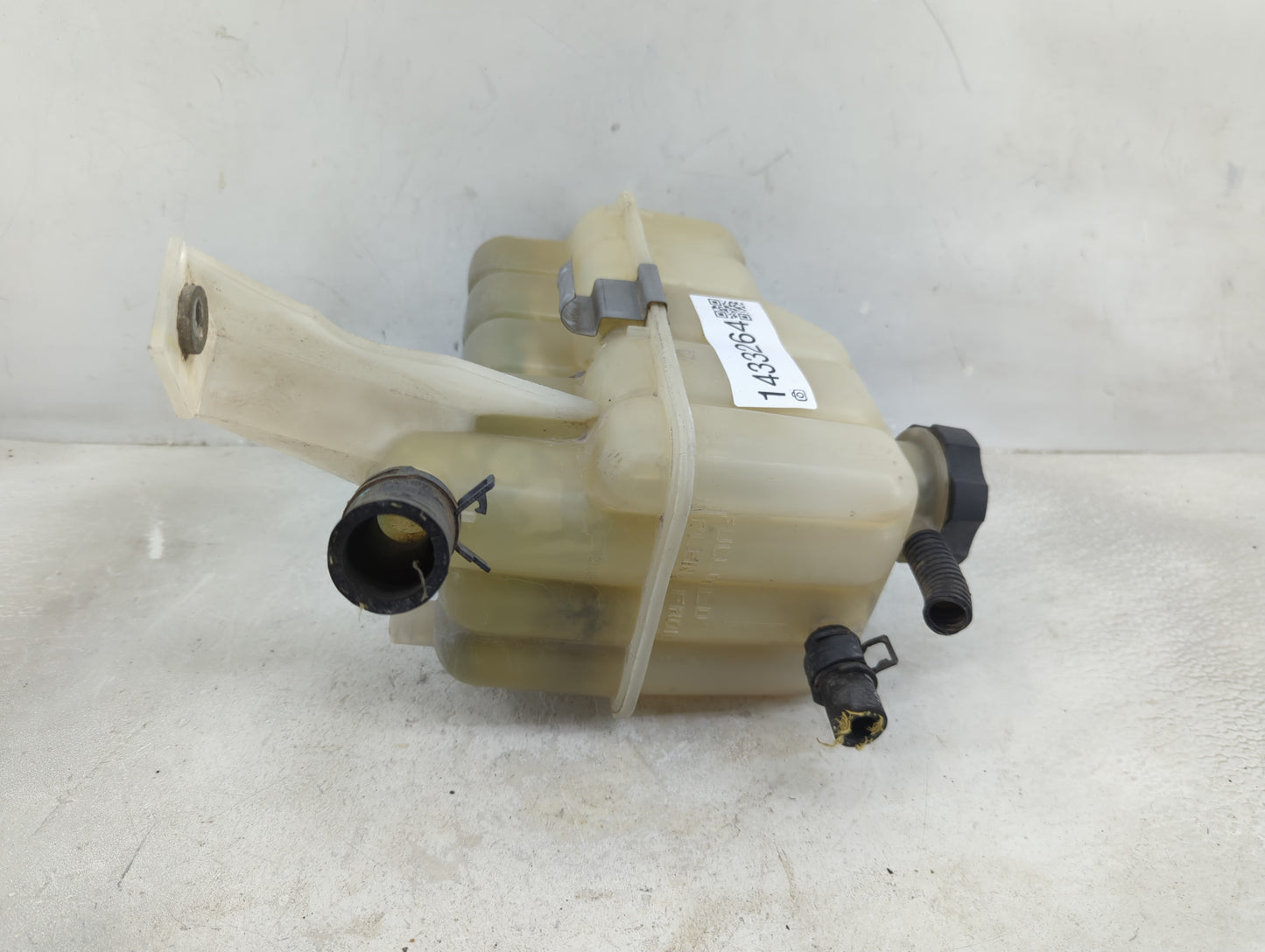 2004 Chevrolet Tahoe Radiator Coolant Overflow Expansion Tank Bottle 1433264 - Oemusedautoparts1.com