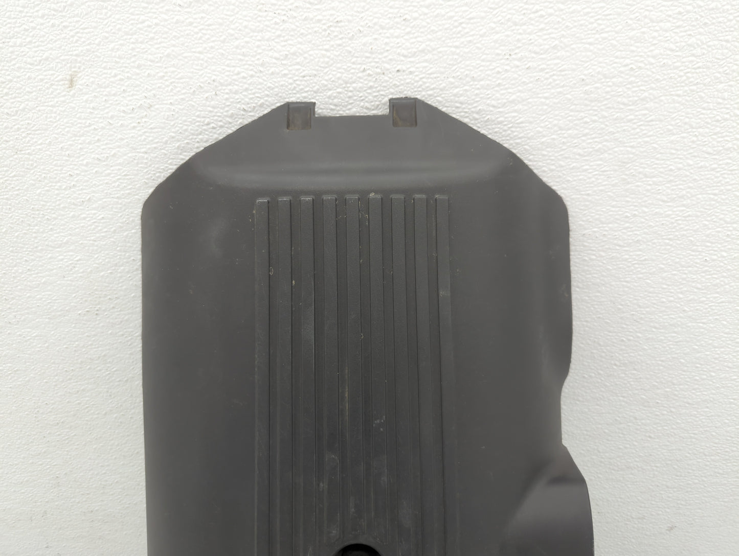 2005 Chevrolet Tahoe Engine Cover - Oemusedautoparts1.com