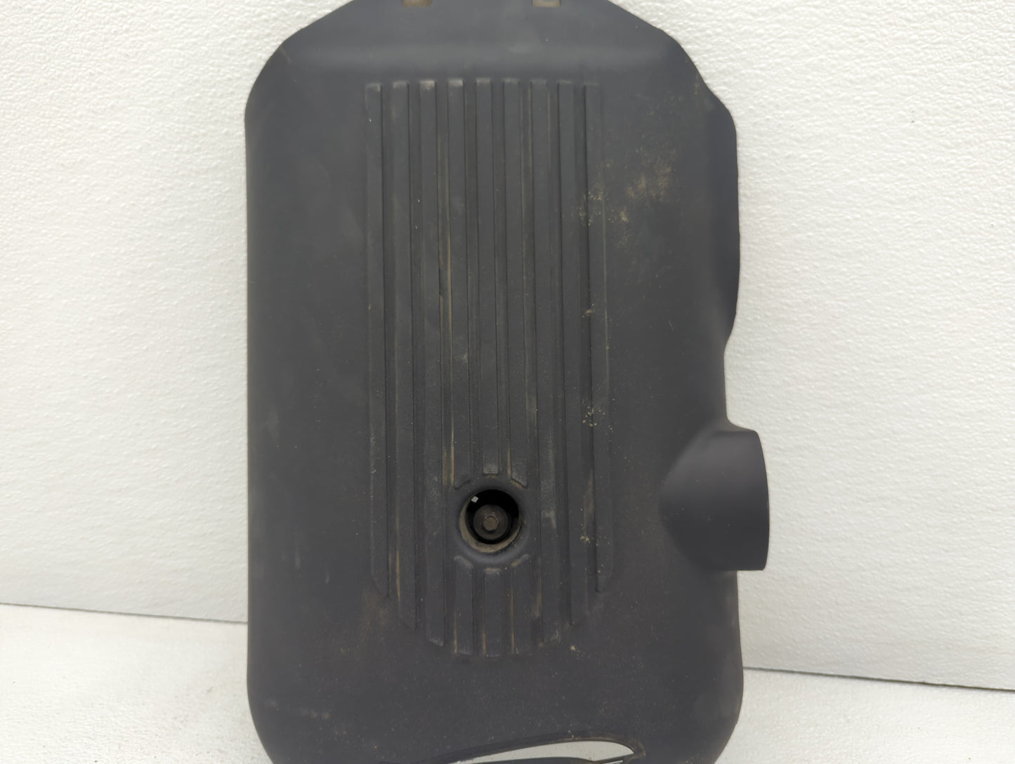 2005 Chevrolet Tahoe Engine Cover - Oemusedautoparts1.com