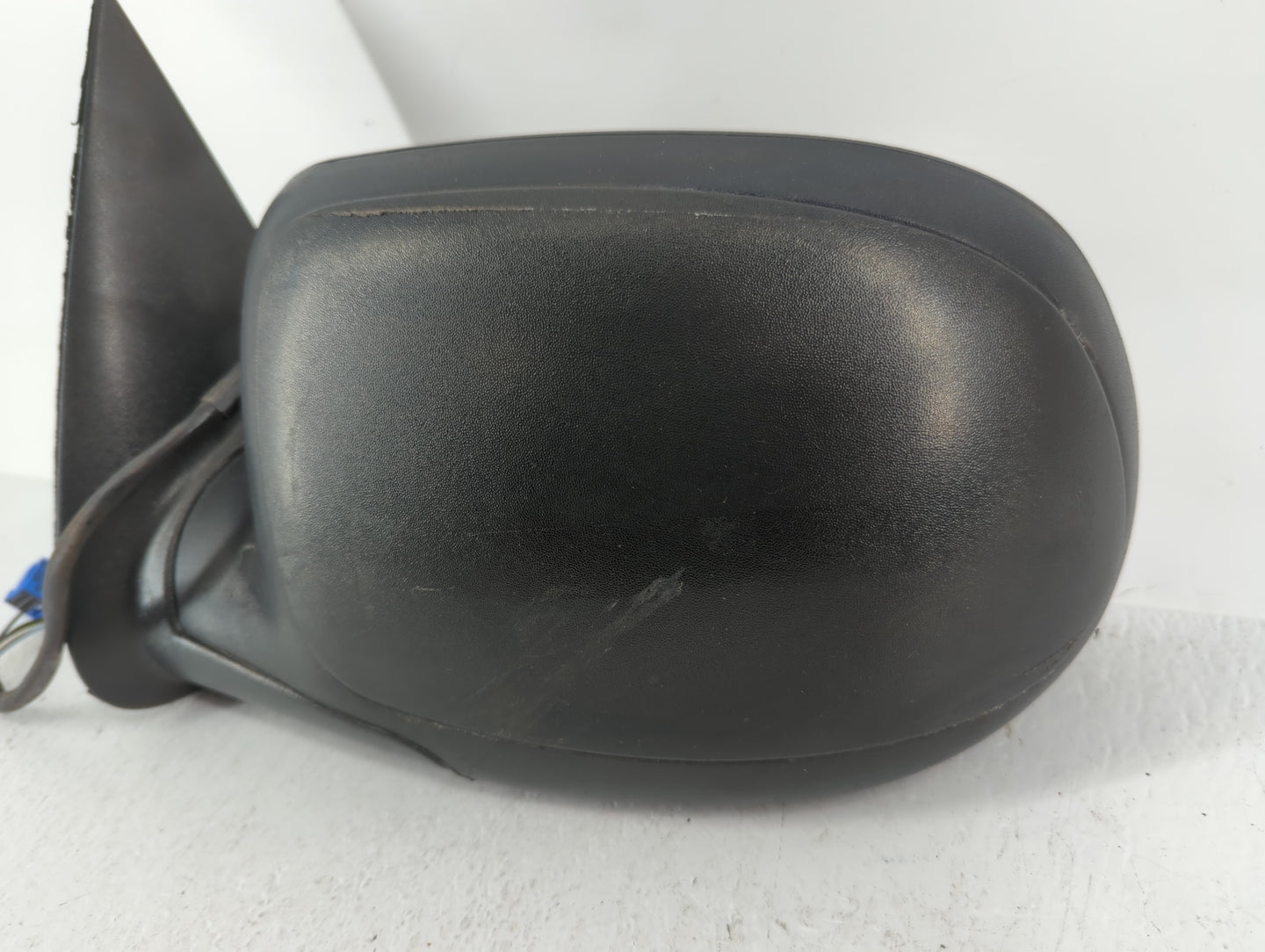 2003-2006 Chevrolet Tahoe Driver Left Side View Manual Door Mirror Black - Oemusedautoparts1.com