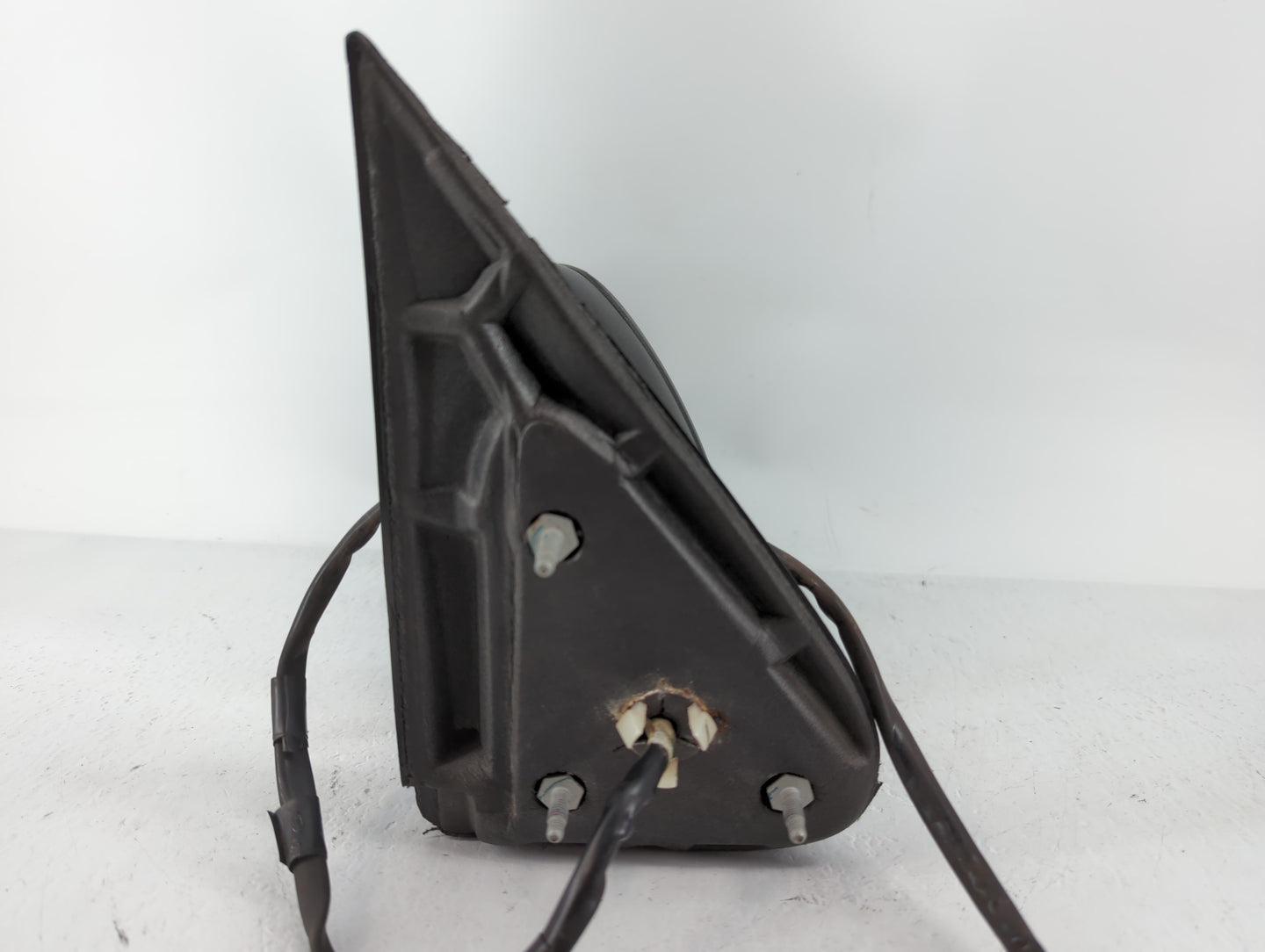 2003-2006 Chevrolet Tahoe Driver Left Side View Manual Door Mirror Black - Oemusedautoparts1.com