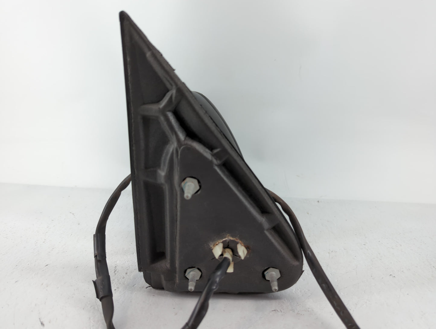 2003-2006 Chevrolet Tahoe Driver Left Side View Manual Door Mirror Black - Oemusedautoparts1.com