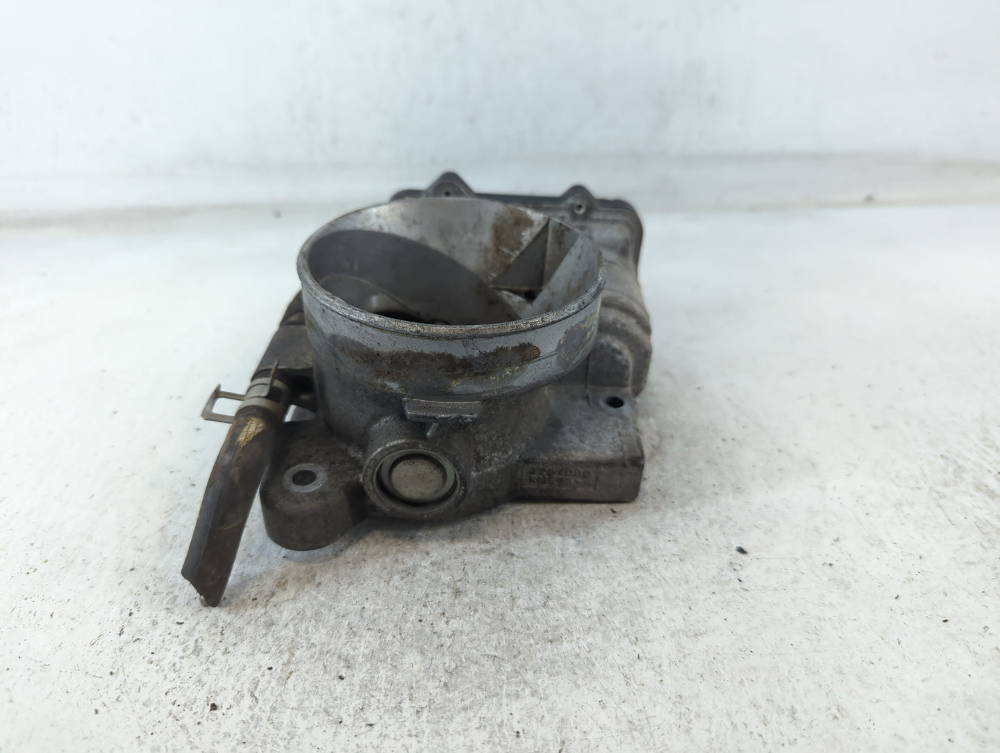 2003-2006 Chevrolet Tahoe Throttle Body P/N:1257080 Fits Fits 2003 2004 2005 2006 2007 OEM Used Auto Parts - Oemusedautopart