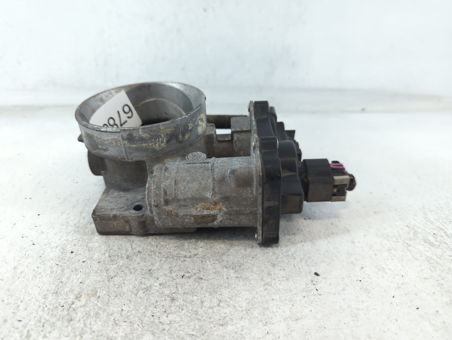 2003-2006 Chevrolet Tahoe Throttle Body P/N:1257080 Fits Fits 2003 2004 2005 2006 2007 OEM Used Auto Parts - Oemusedautopart