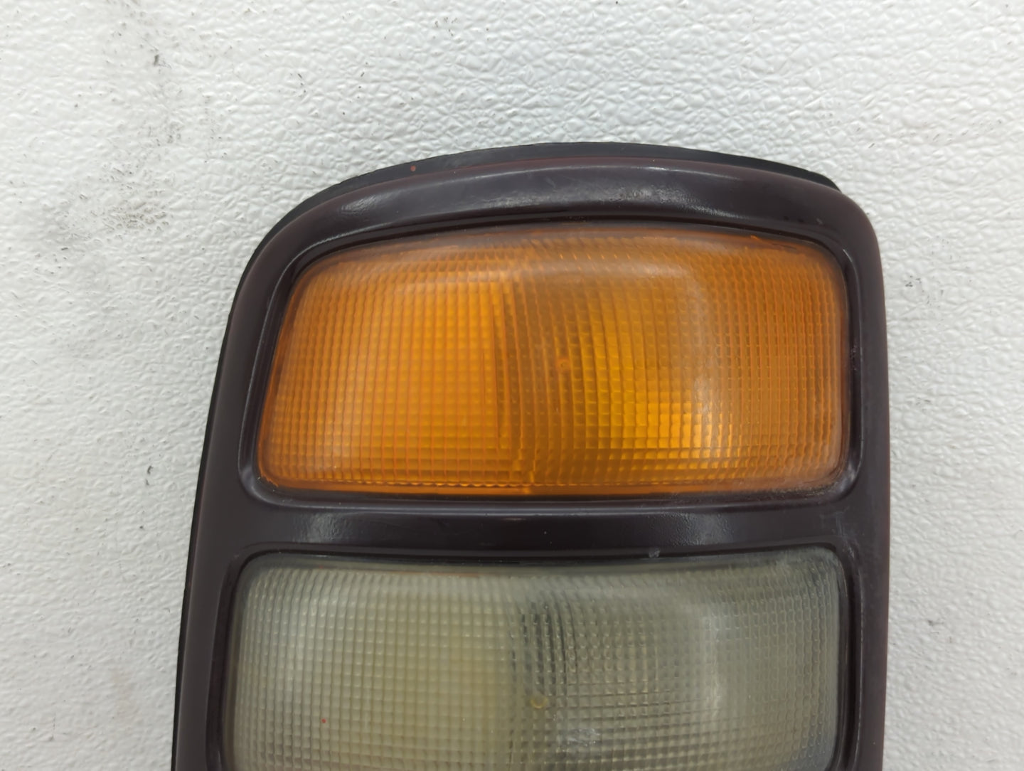 2004-2006 Chevrolet Tahoe Tail Light Assembly Driver Left OEM P/N:15224181 Fits Fits 2004 2005 2006 OEM Used Auto Parts - Oe