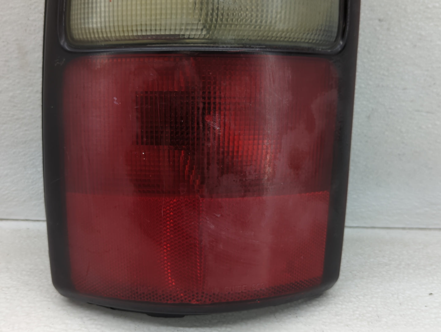2004-2006 Chevrolet Tahoe Tail Light Assembly Driver Left OEM P/N:15224181 Fits Fits 2004 2005 2006 OEM Used Auto Parts - Oe