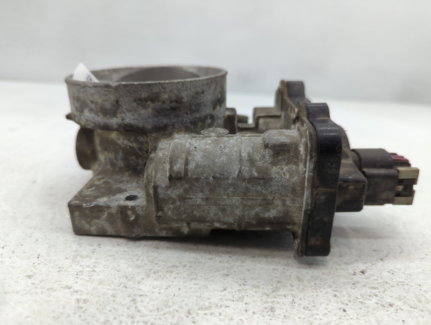 2003-2006 Chevrolet Tahoe Throttle Body P/N:1257080 Fits Fits 2003 2004 2005 2006 2007 OEM Used Auto Parts - Oemusedautopart