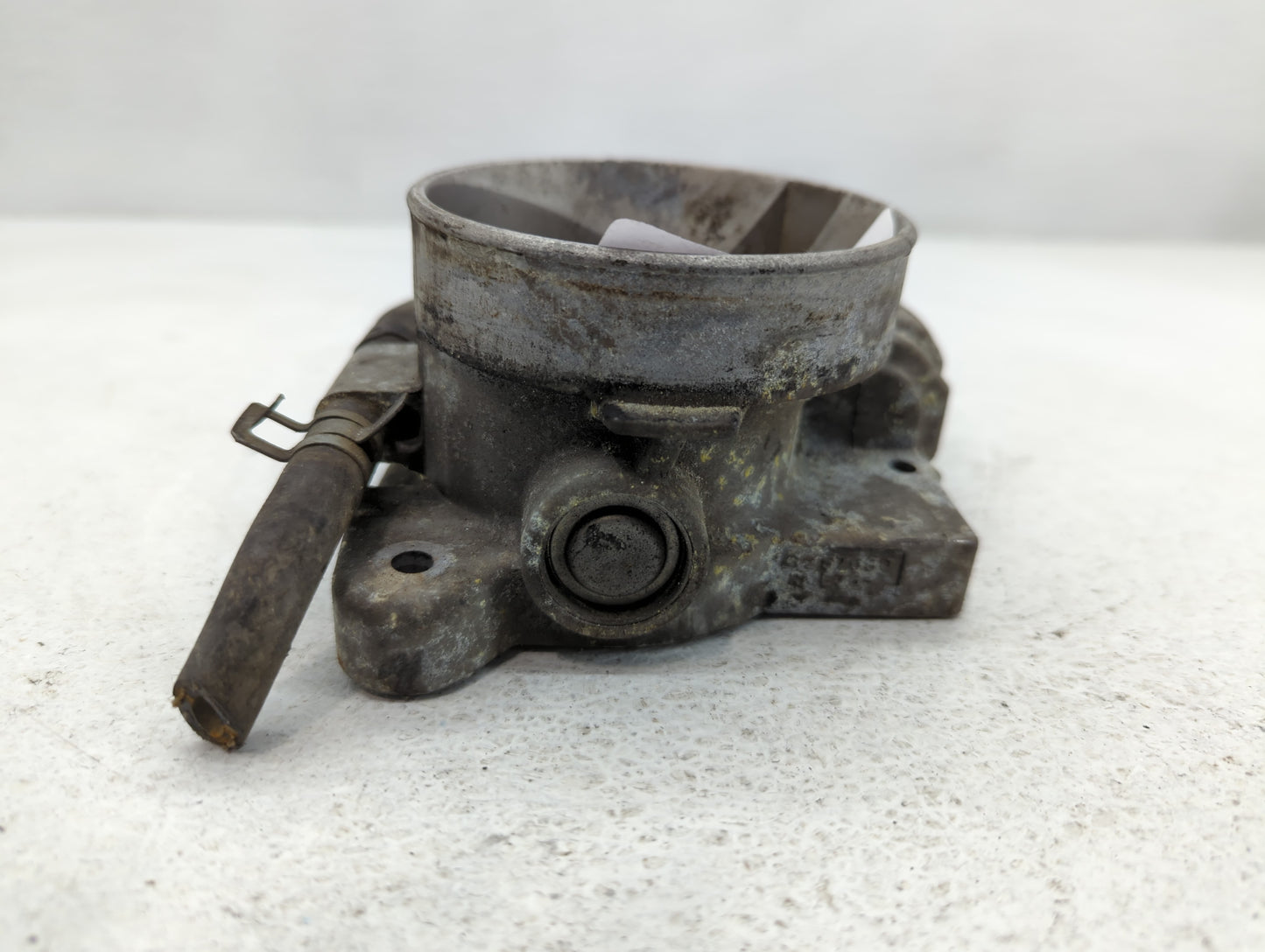 2003-2006 Chevrolet Tahoe Throttle Body P/N:1257080 Fits Fits 2003 2004 2005 2006 2007 OEM Used Auto Parts - Oemusedautopart