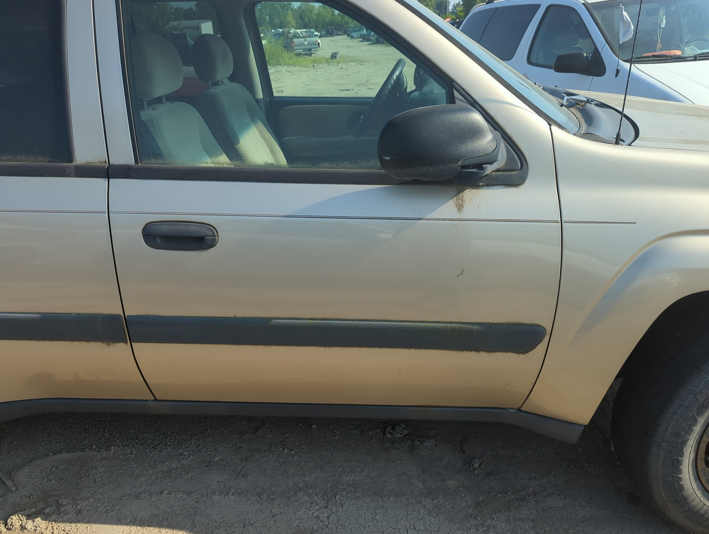 2004-2009 Chevrolet Trailblazer Passenger Front Door Oem - Oemusedautoparts1.com