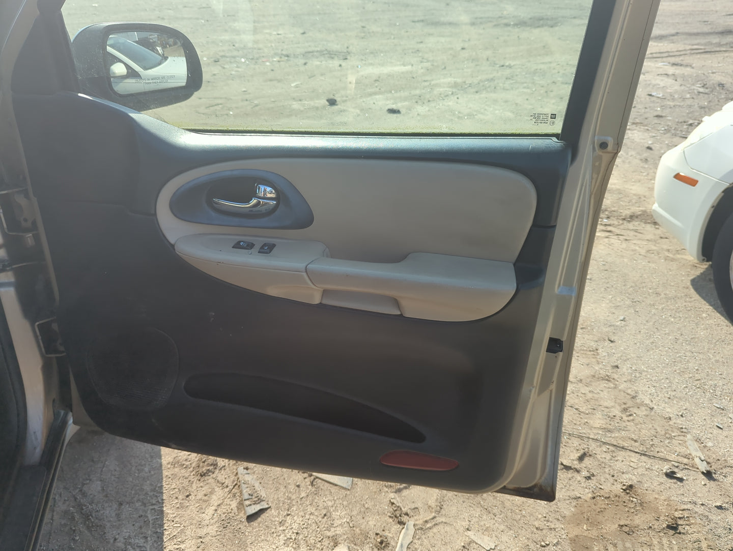 Door Panels 2005 CHEVROLET TRAILBLAZER - Oemusedautoparts1.com