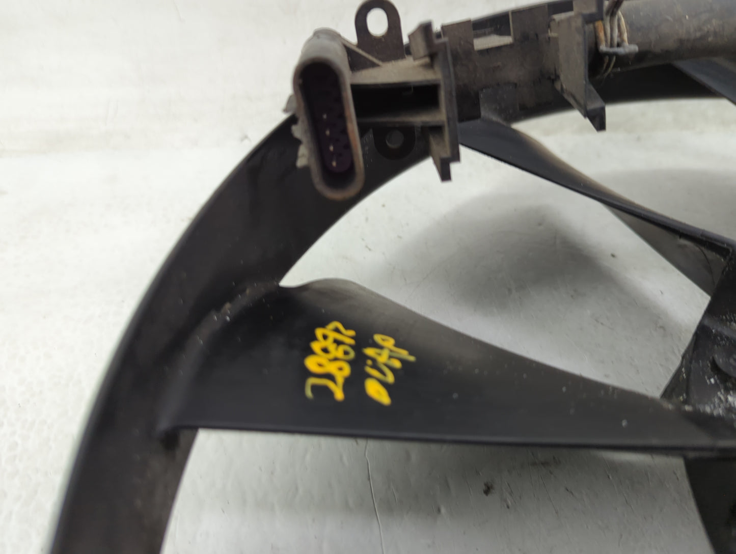 2005 Chevrolet Trailblazer Electric Radiator Cooling Fan Motor Assembly Fits OEM Used Auto Parts - Oemusedautoparts1.com